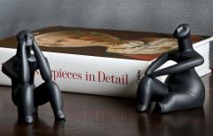 Grup statuar - Ganditorul si Femeie sezand