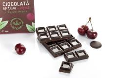 Ciocolata neagra amaruie cu visine, fara zahar