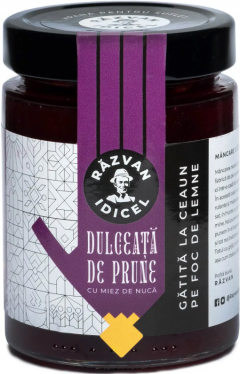 Dulceata de prune cu miez de nuca