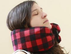 Perna gonflabila pentru gat - mai multe culori