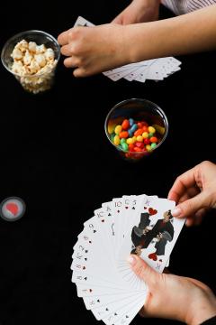 Joc de carti - Vampyre Hearts: A Trick-Taking Game