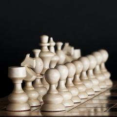 Joc Sah si Table - Medias