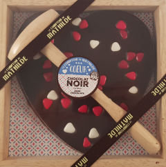 Inima de ciocolata  in cutie de lemn