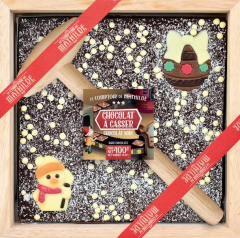 Ciocolata neagra in cutie de lemn