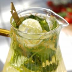 Carafa cu 8 retete pentru spritz