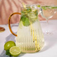 Carafa cu 8 retete pentru spritz