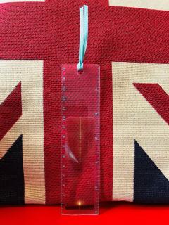 Rigla - Magnif-i - Maginifying Bookmark