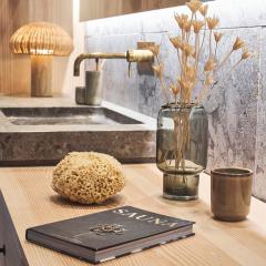 Lumanare parfumata - Iris - Brown, 8x9.5cm