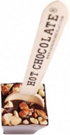 Ciocolata calda neagra cu nuci si alune