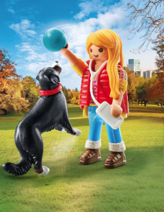 Figurina - Femeia si cainele de munte