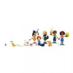 LEGO Friends - Clubul prietenilor din orasul Heartlake (42689)