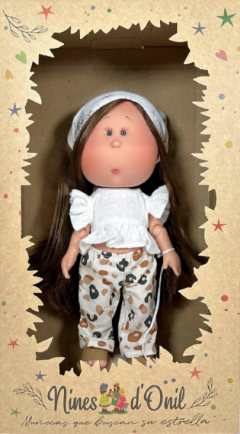 Papusa artizanala - Mia, cu parul saten drept, cu catel, cu articulatii  (miros de vanilie)
