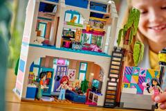 LEGO Friends - Liann's Family House (42687)