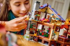 LEGO Friends - Cozy Fall Forest Cabin (42705)