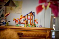 LEGO Friends - Cozy Fall Forest Cabin (42705)