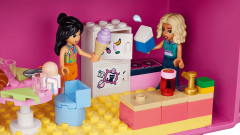 LEGO Friends - Creative Dollhouse Suitcase (42697)
