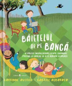 Baietelul de pe banca